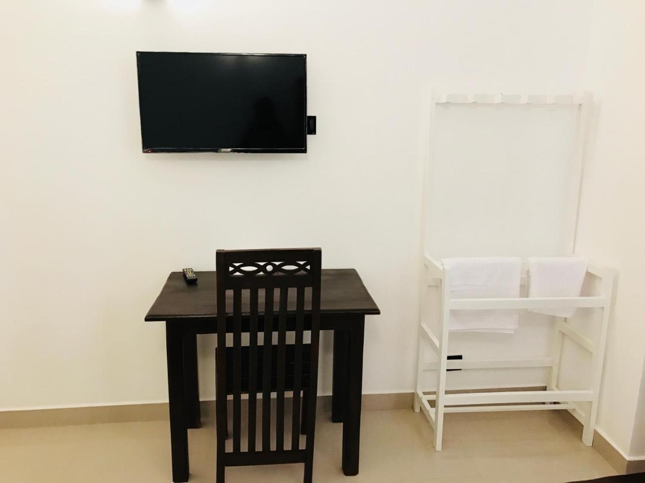 Royal White Tourist Rest Hotel Anuradhapura Exterior foto