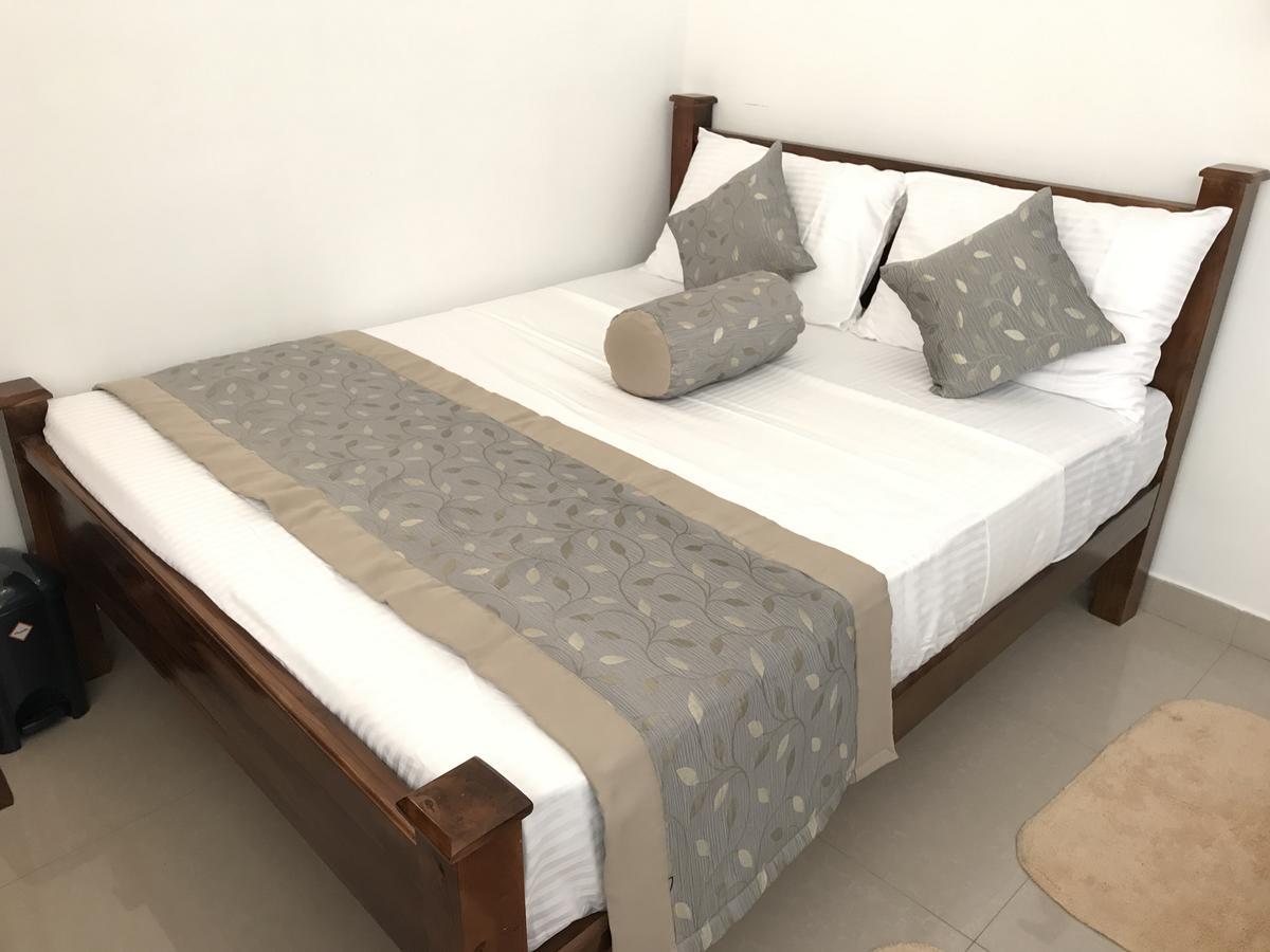 Royal White Tourist Rest Hotel Anuradhapura Exterior foto