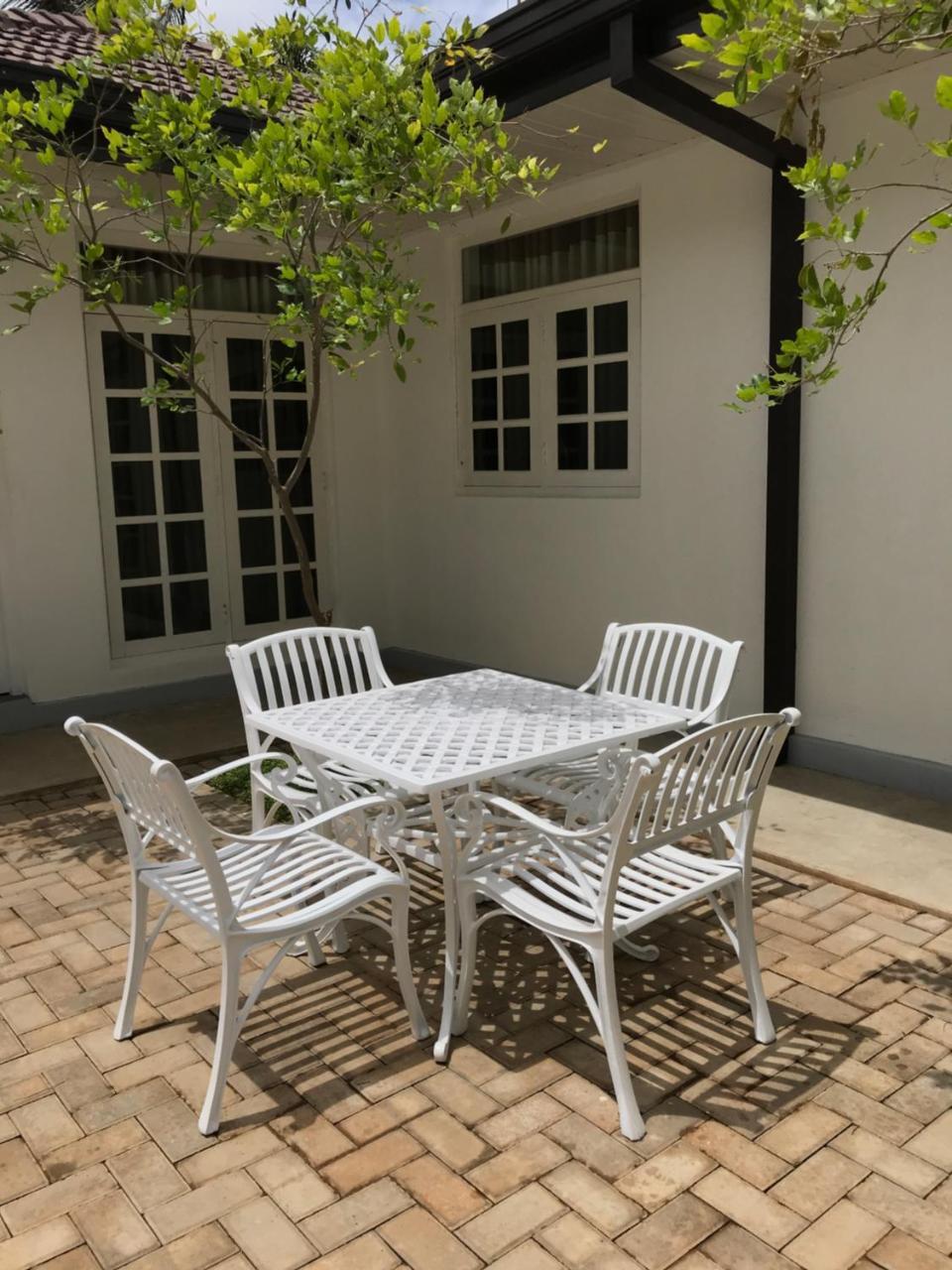 Royal White Tourist Rest Hotel Anuradhapura Exterior foto